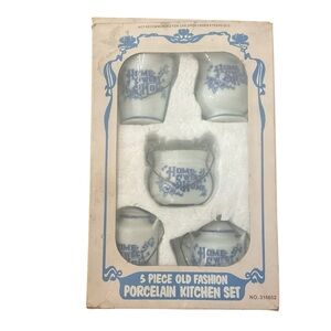 VINTAGE TOYS R US 5 PIECE OLD FASHION PORCELAIN KITCHEN SET W/METAL HANDLES